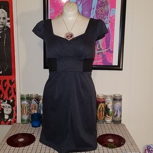 Alyn Paige New York charcoal cocktail dress 5/6